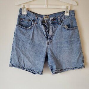Vintage size 4R LLBean Jean shorts, light wash